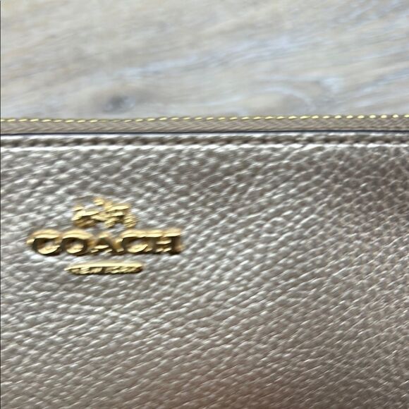 Coach pale gold Leather large Wristlet Clutch - Picture 7 of 13